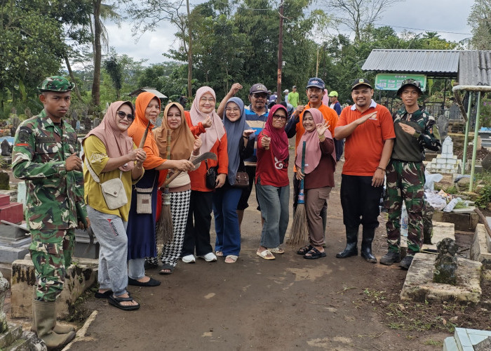 Area Pemakaman Bersih,  Warga Bandorasa Wetan dan Yon TP 839 Kompak Kerja Bakti Jelang Ramadhan 