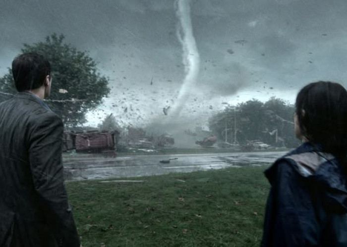 Sinopsis Into the Storm: Perjuangan Bertahan Hidup dari Teror Tornado Terbesar dalam Sejarah