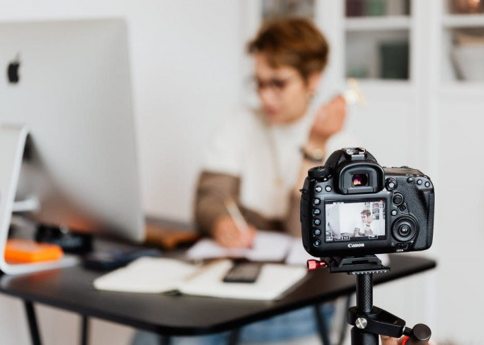 Anti Gugup! Tips Bikin Vlog yang Asik dan Natural