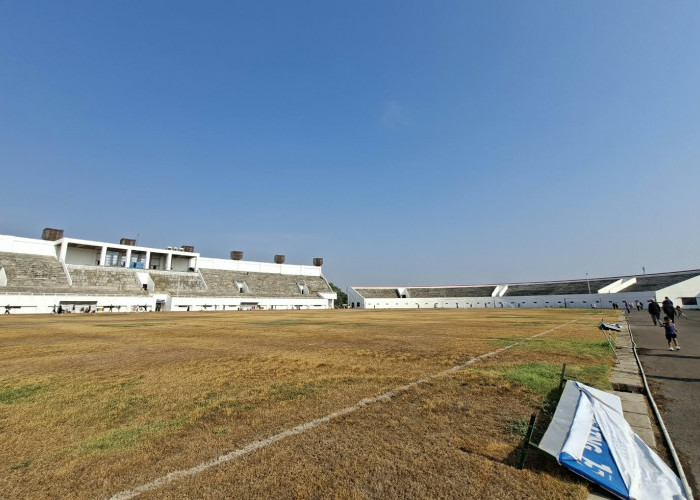 Rumput Stadion Watubelah Mengering, Rp9,4 Miliar dan Biaya Perawatan Dipertanyakan