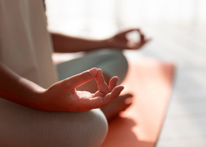 5 Manfaat Meditasi untuk Kesehatan Mental dan Emosional, Lengkap dengan Cara Memulai Praktiknya!