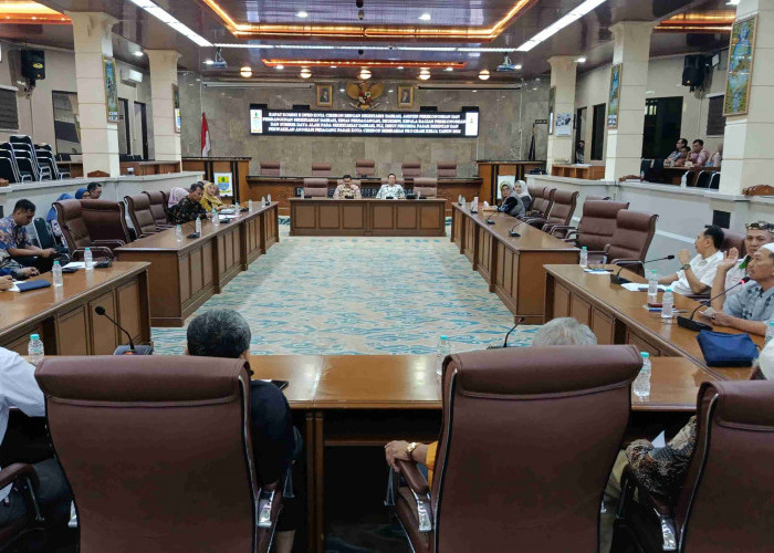 Ritel Modern Semakin Dekat dengan Pasar Tradisional, Pedagang Kembali Datangi DPRD