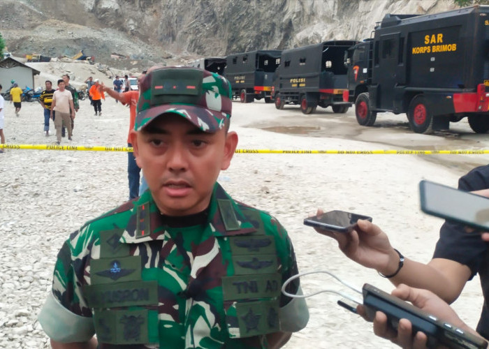 Evakuasi Dihentikan Sementara, Korban Longsor Gunung Kuda Jadi 13 Orang