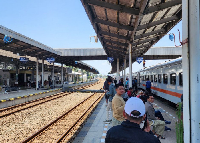 Cek Jadwal Kereta Api Jarak Jauh Cirebon Imbas Kecelakaan Bekasi dan Perubahan Rute Memutar via Bandung
