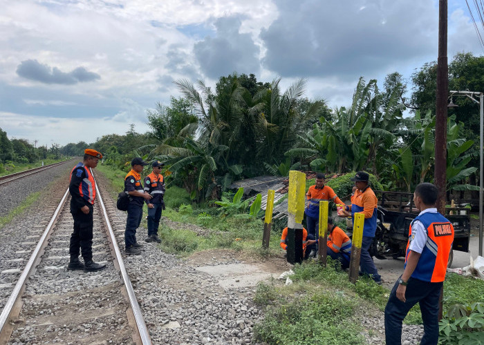 KAI Daop 3 Cirebon Tutup 16 Perlintasan Sebidang Ilegal Sepanjang 2025