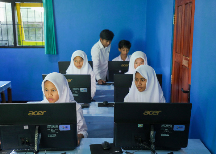 Turut Bangun Pondasi SDM Unggul, BRI Perkuat Pendidikan di Daerah 3T dengan Teknologi