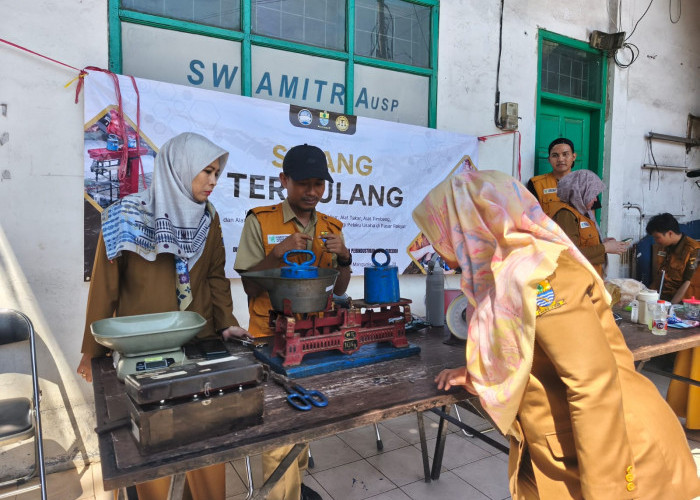 Timbangan Pedagang di Pasar Pagi Ditera Ulang