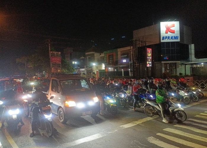 Kepadatan Arus Mudik H-3 Lebaran di Jalur Pantura Masih Tinggi hingga Malam Hari