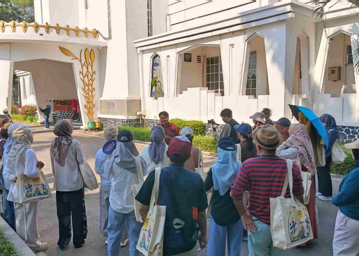 The Heritage Hunter Jelajahi Warisan Sejarah di Kota Cirebon