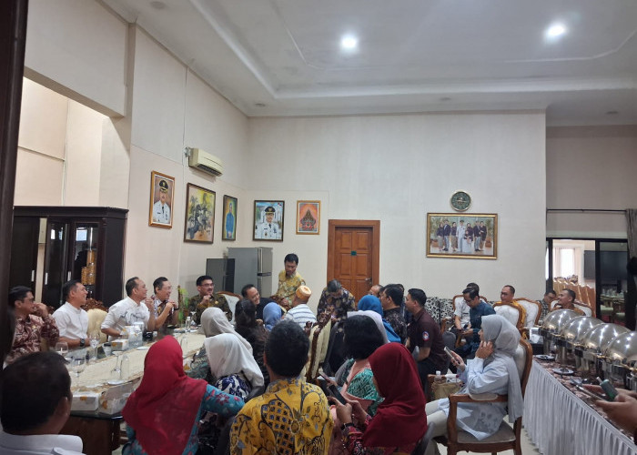 Akhirnya Edo Duduk Bareng DPRD, Tapi Persoalan Rumah Ambruk Belum Selesai
