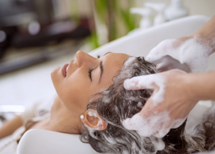 Kulit Kepala Sering Gatal? Simak Tips Merawat Kesehatan Kulit Kepala Paling Ampuh Ini!