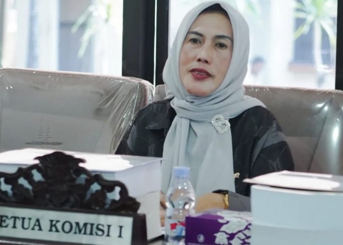 Komisi I Desak Disdukcapil Permudah Warga Urus KTP