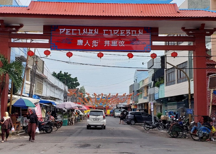 Menjaga Akulturasi Lewat Kenduri: Pecinan Cirebon Gelar Festival Kue Bulan dan Resmikan Gapura Winaon