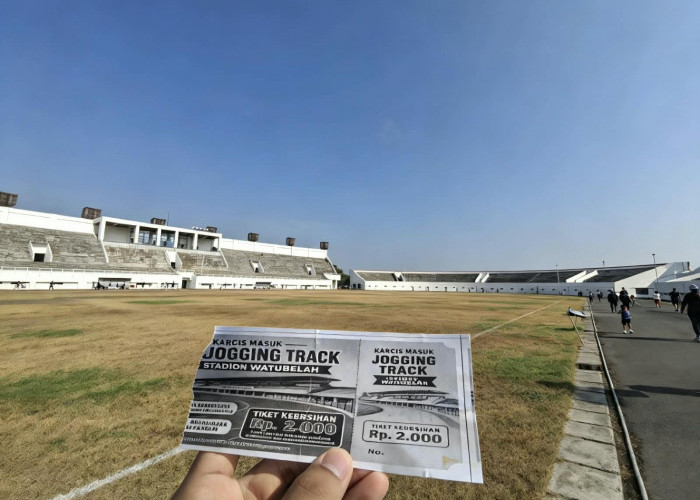 Rumput Stadion Watubelah Menguning, Warga Pertanyakan Pemeliharaan KONI dan Dispora