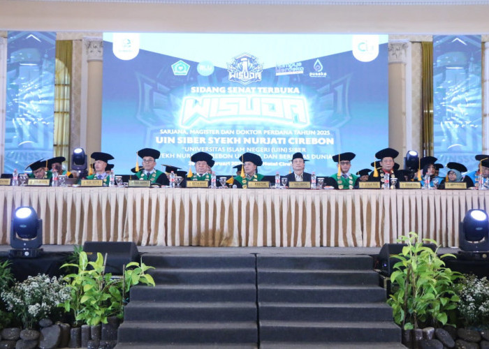 Rektor UIN Siber Cirebon Berikan Beasiswa S2 untuk 5 Wisudawan Berprestasi Luar Biasa