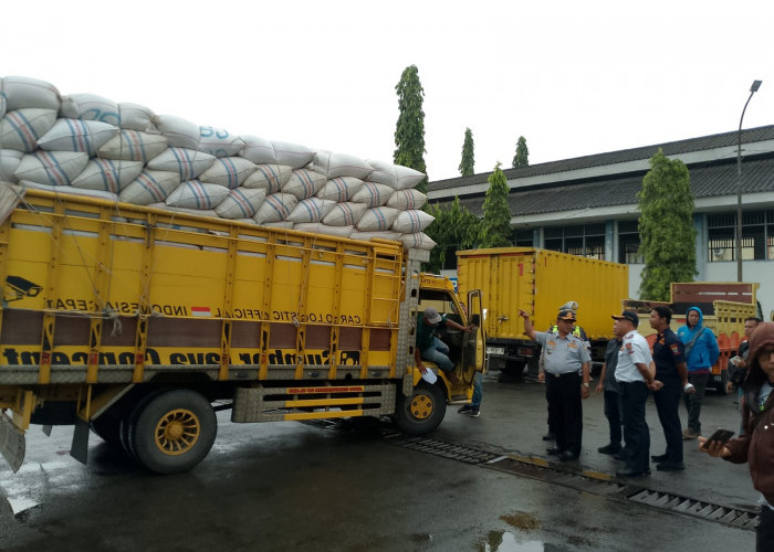 Satlantas Polres Cirebon Kota dan Dishub Kota Cirebon Gencarkan Sosialisasi Kendaraan ODOL