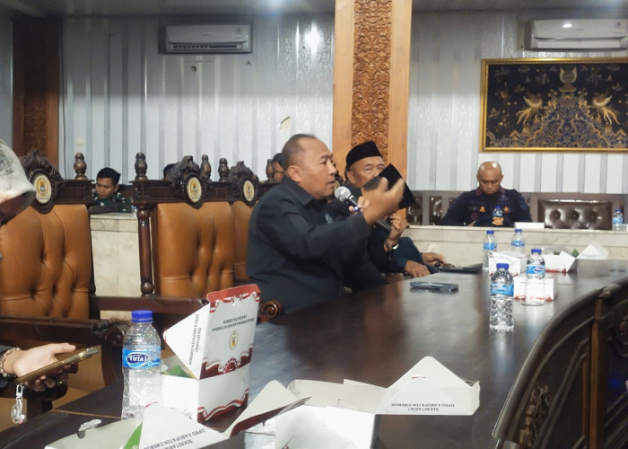 Tak Ada Halal Bihalal, Paripurna DPRD Cirebon Diwarnai Protes Anggota Dewan