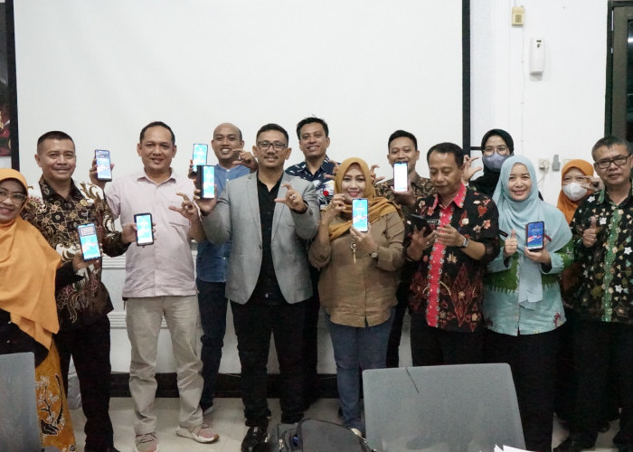 Bareng-bareng Aktivasi IKD, Identitas Para Anggota Komisi I Sudah Digital