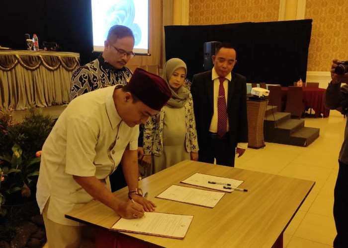 Panwascam Kab Cirebon Teken Pernyataan Ciptakan Pemilu Berintegritas
