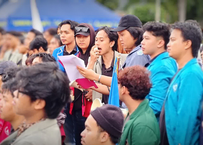Demo, Ini  Tuntutan Aliansi BEM Cirebon Raya  di Balai Kota