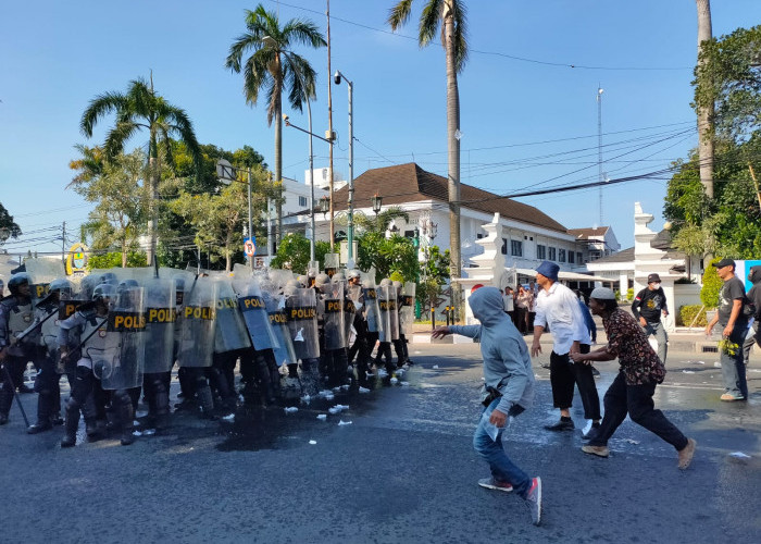 300 Personil Polri Simulasikan Pengamanan Pemilu, Dilatih Menangani Unjuk Rasa Berskala Besar