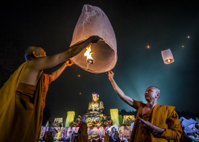 Panduan Wisatawan: Cara Ikut Festival Lampion Waisak Borobudur Tanpa Mengganggu Jalannya Ibadah