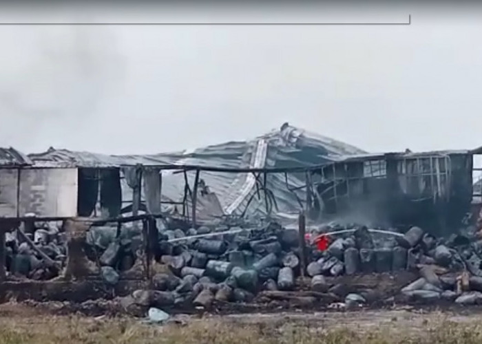 Syukurlah, Kebakaran Pabrik Busa Sudah Padam, Setelah Itu Turun Hujan Deras