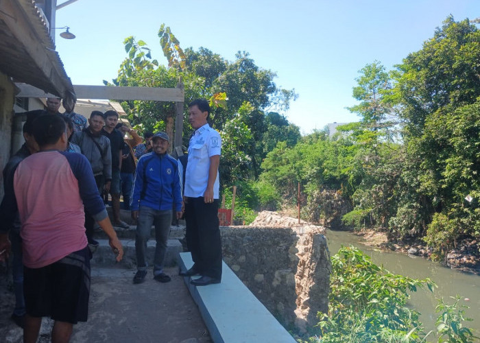 Tinjau Pembangunan Senderan Sungai Suba, Edo Pastikan Upaya Pengendalian Banjir Terus Berjalan