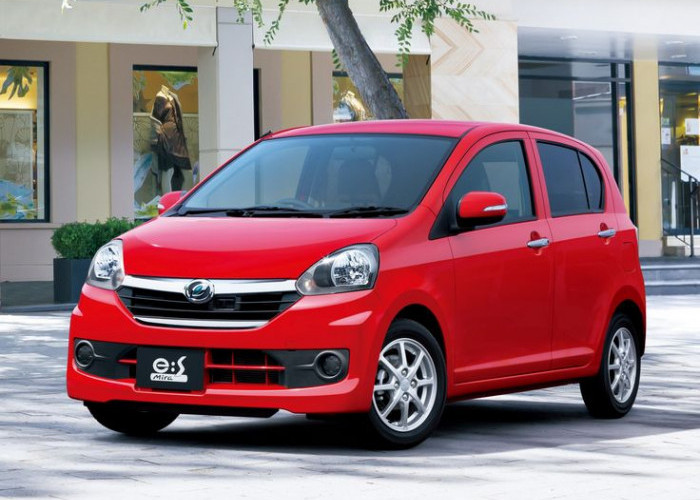 Spesifikasi Daihatsu Mira e:S Mobil Mini Super Irit dan Lincah
