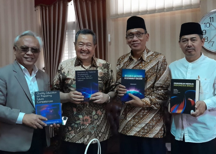 Punya Dua Gelar S2, Mantan Dirjen Pendis Kuliah Lagi di Prodi Ekonomi Syariah Pascasarjana IAIN Cirebon