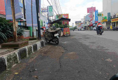 Banyak Pedagang Pasar Takjil Mengeluh Lapaknya Dipakai Parkir
