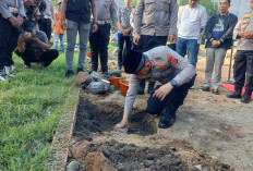 Peletakan Batu Pertama Masjid Adz Dzikra-Sauyunan Jaga Lembur Jadi Simbol Pelayanan Humanis Polres Ciko