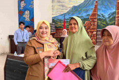 Penerima Bansos di Harjamukti Nambah 279 KPM, Wawali Pantau Langsung Penyerahan KKS