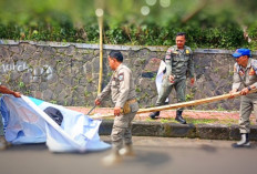 Baliho dan Spanduk Kedaluwarsa di Tertibkan 