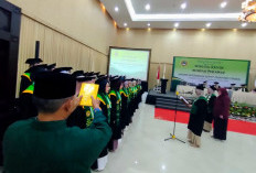 Lulusan Akper Buntet Diingatkan Jangan Jadikan Ijazah Sekadar Jalan Cari Kerja