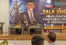 Silaturahmi dengan Alumni UII Cirebon Raya, Mahfud MD Bicara Penegakan Hukum