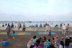 Enam Destinasi Wisata Diserbu Pengunjung, Pantai Kejawanan Paling Favorit