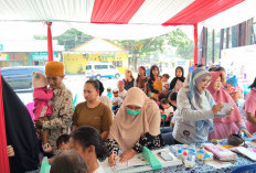 Tak Cuma Belanja Belanjaan, Ibu-Ibu Cirebon 'Serbu' Alfamart Buat Cek Kesehatan Anak!