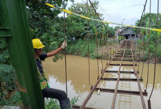 Korem 063/SGJ dan Kodim 0614/Kota Cirebon Perbaiki Jembatan Gantung Kriyan yang Jadi Penghubung 2 Kecamatan