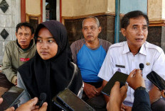 Hidup Sebatang Kara, Ayunda Bertahan Sekolah dengan Rp35 Ribu Sehari