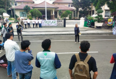 HMI Cirebon Evaluasi Setahun Kinerja Bupati, Soroti Jalan Rusak hingga Reformasi Birokrasi