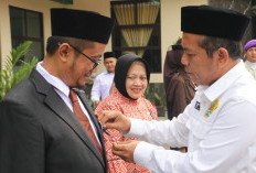 UIN Siber Cirebon Peringati HAB ke-80 Kemenag RI, Rektor Sematkan Satyalancana Karya Satya