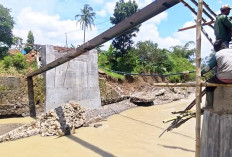 Terseret Arus Cipedak 3 Gelagar Baja Jembatan Cijemit Ditemukan, DPUTR Kerahkan Alat Berat 