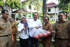 Support Pembinaan Atlet Pelajar, F-Gerindra Beri Ribuan Alat Olahraga
