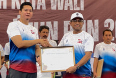 Dosen UIN Siber Cirebon Raih Penghargaan Tokoh Religi Penggerak Literasi Keuangan 2025  