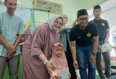 Jelang Hari Jadi Cirebon ke-599, Karang Taruna Kesenden Berbagi Kebahagiaan dengan Puluhan Anak Yatim