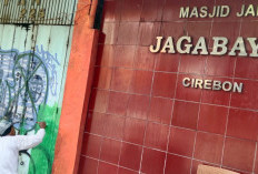 Jamaah Ratib dan Maulid Gelar Bersih-Bersih dan Pengecatan Situs Bersejarah di Akhir Ramadan