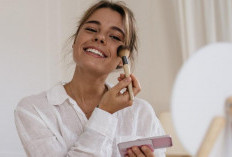 5 Rekomendasi Bedak Penutup Flek Hitam, Wajah Tampak Mulus dan Awet Muda