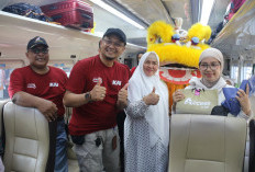 Meriahkan Tahun Baru Imlek 2577 di Stasiun Cirebon, KAI Daop 3 Cirebon Hadirkan Barongsai