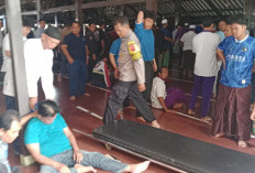 Polsek Lemahwungkuk Sigap Tangani Peristiwa Jamaah Pingsan di Masjid Agung Sang Cipta Rasa yang Berakhir Duka